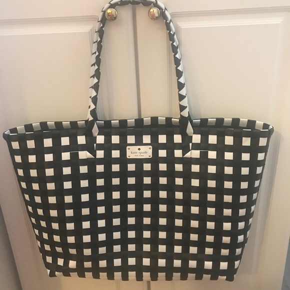 kate spade Handbags - 🎉 ❤️ HOST PICK ❤️ 🎊- ♠️LARGE - KS Woven Tote